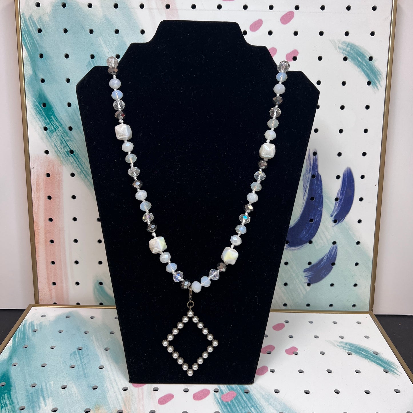 Breezy Necklace